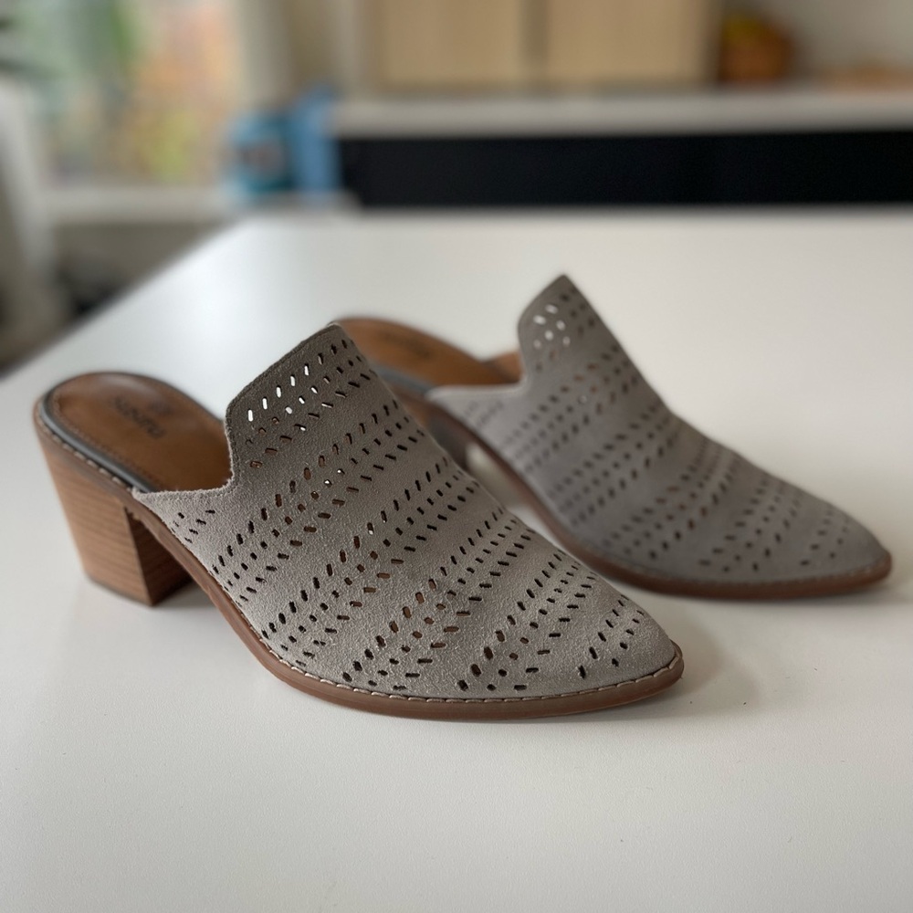 Heeled mules